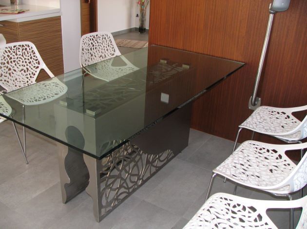 Custom Metal Table - Technometalliki LTD